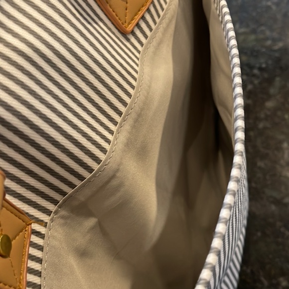 SOLD SOLD SOLD FRENCH STRIPED TOTE/DIAPER BAG W/ CHANGING PAD, ROOMY NWOT - Picture 7 of 8